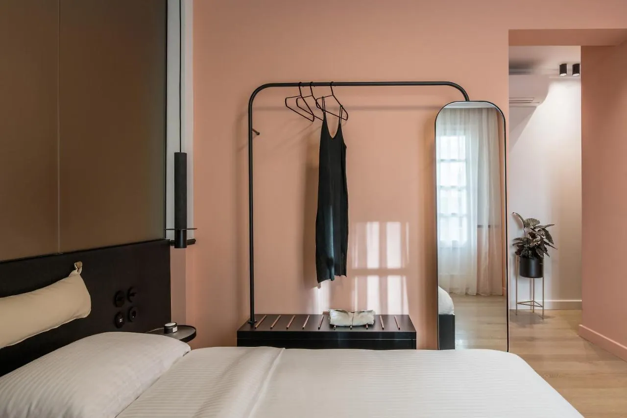 72 Ad Suites Салоники 3*,